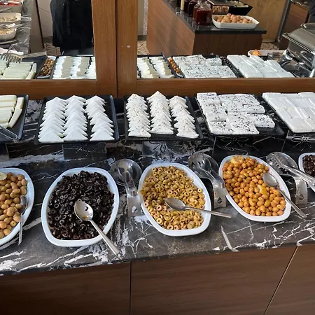 Wolf Of The City Hotel & Spa-3